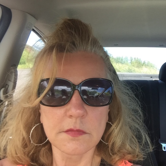 Meet your Posher, Patty - Picture 1 of 1